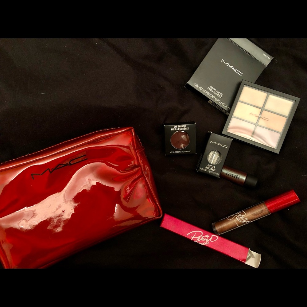 M.A.C bundle make up NEW lipgloss, eye palette,